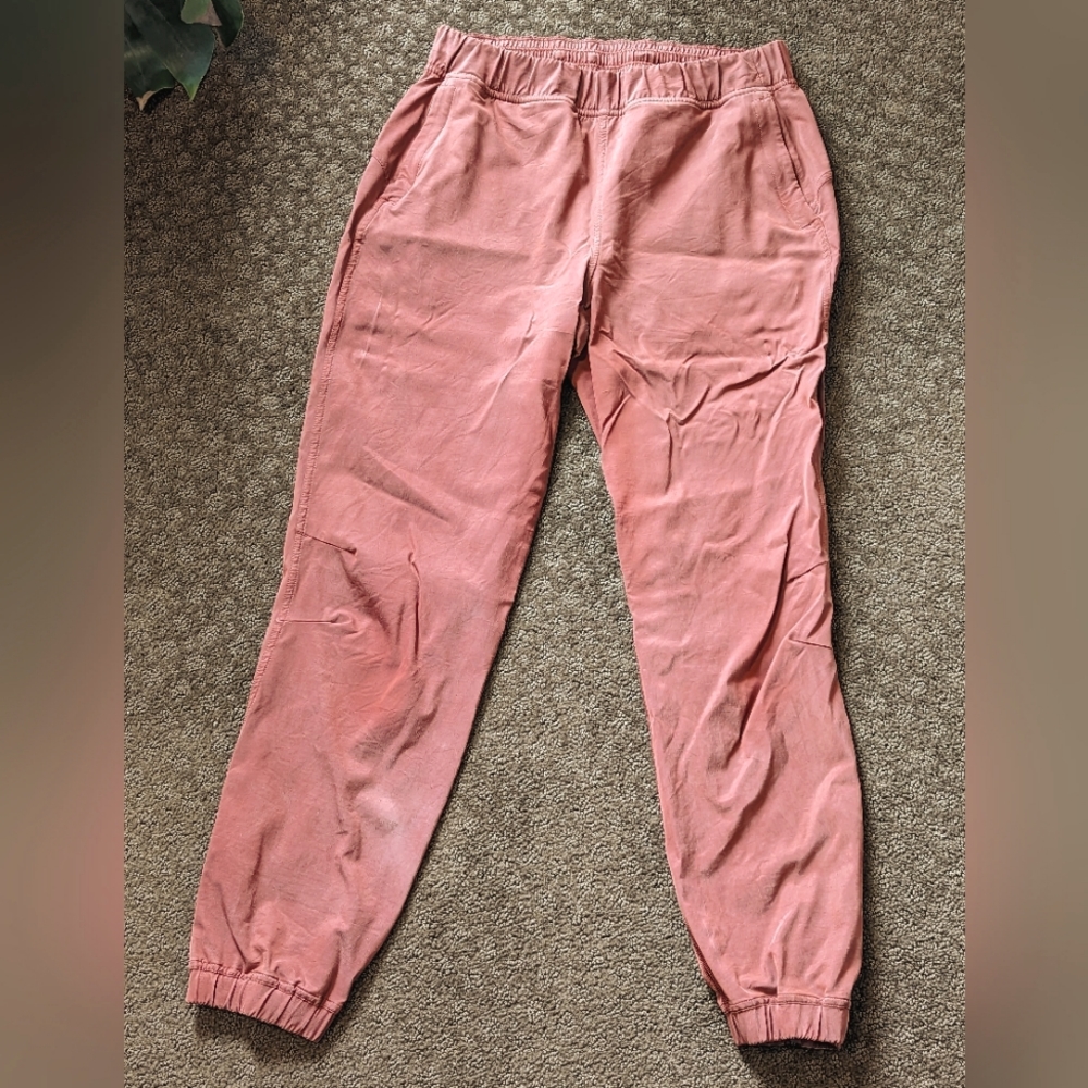 Lululemon pull on joggers